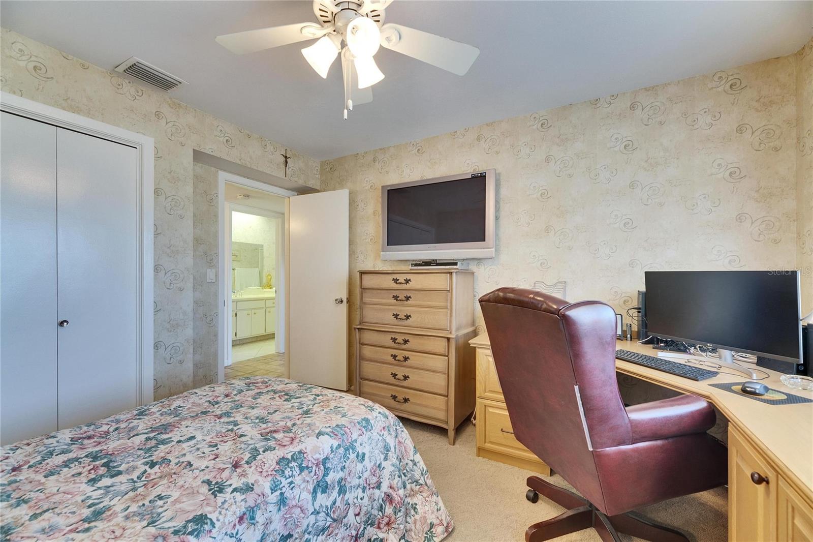 1504 VALLEY FORGE BLVD, SUN CITY CENTER, FL, 33573