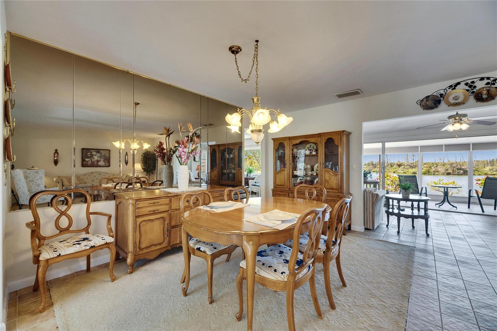 1504 VALLEY FORGE BLVD, SUN CITY CENTER, FL, 33573