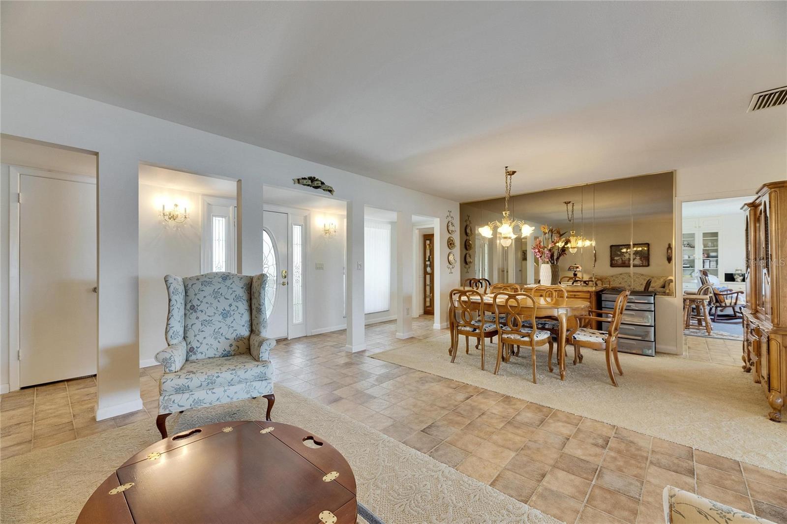 1504 VALLEY FORGE BLVD, SUN CITY CENTER, FL, 33573