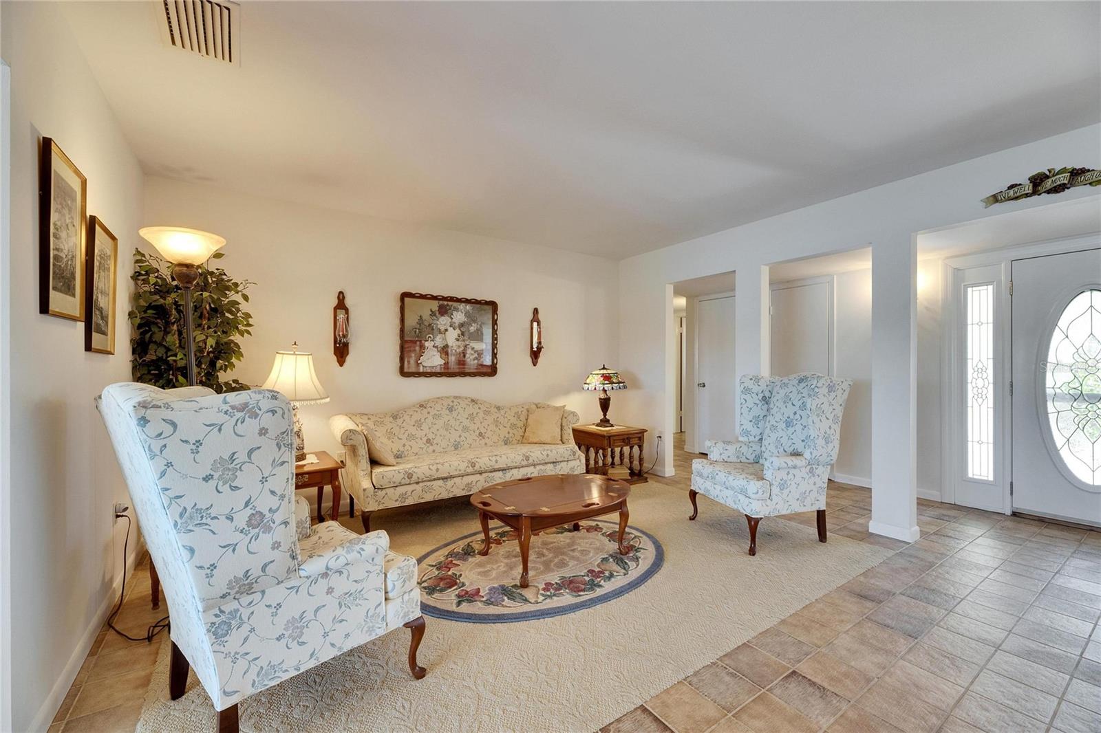 1504 VALLEY FORGE BLVD, SUN CITY CENTER, FL, 33573