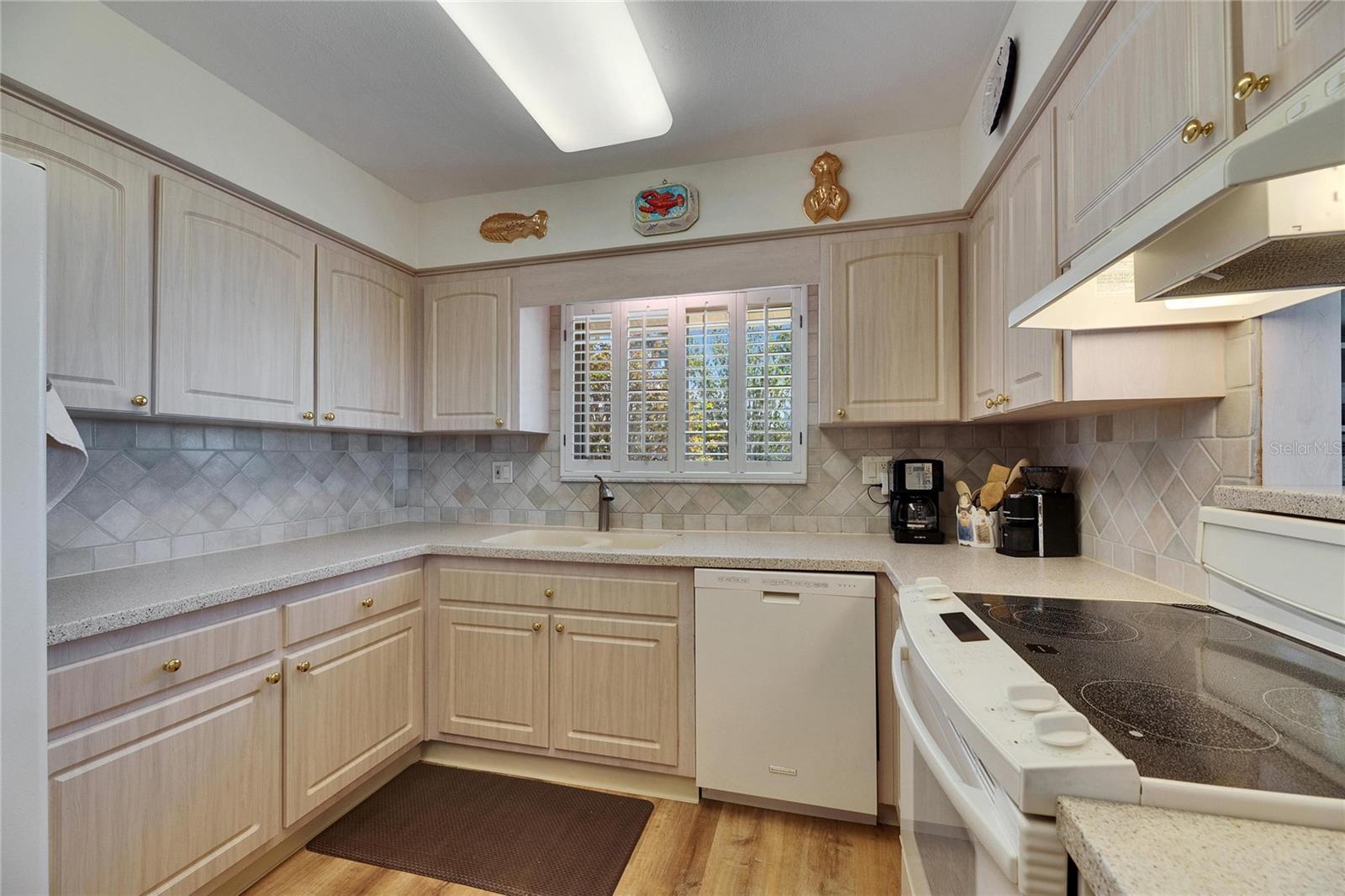 1504 VALLEY FORGE BLVD, SUN CITY CENTER, FL, 33573