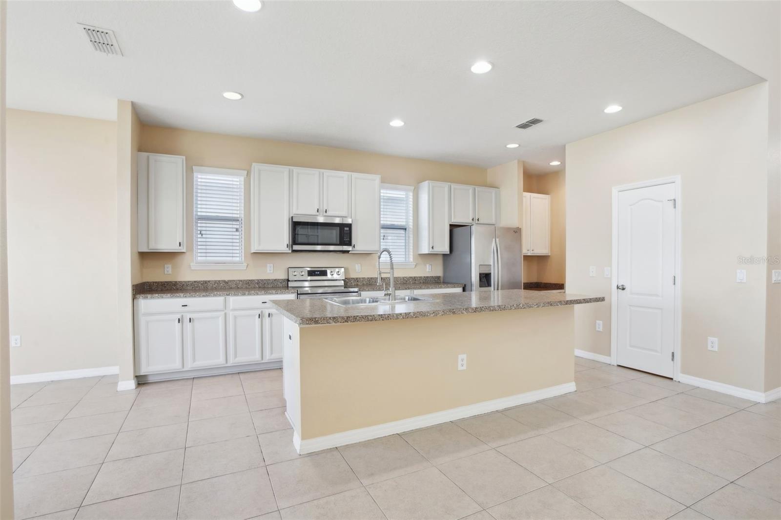 11549 TANGLE BRANCH LN, GIBSONTON, FL, 33534