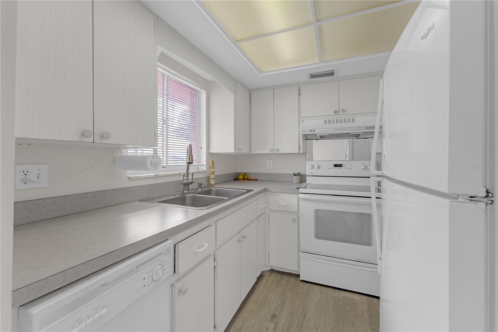 3751 S SCHOOL AVE #9, SARASOTA, FL, 34239