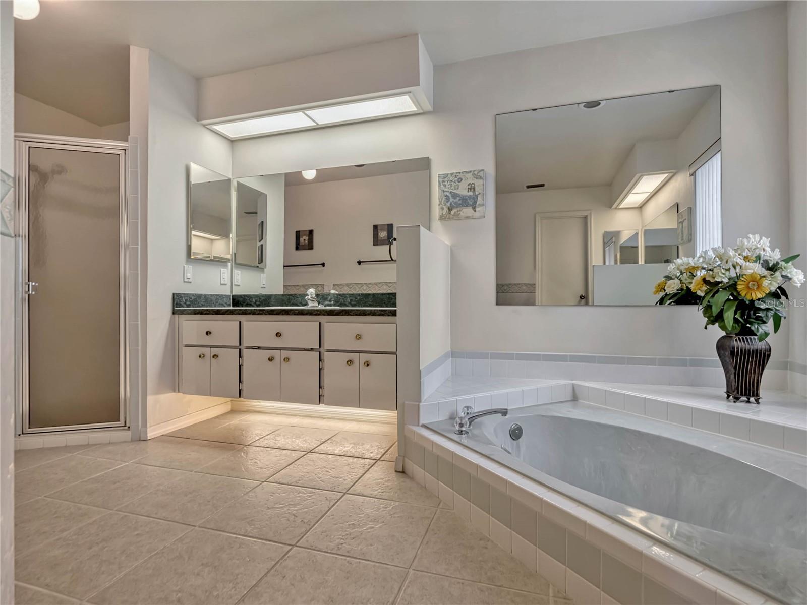 27003 RACQUET CIR, LEESBURG, FL, 34748