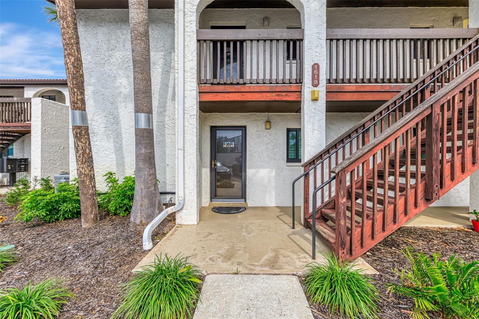 1618 STICKNEY POINT RD #101, SARASOTA, FL, 34231