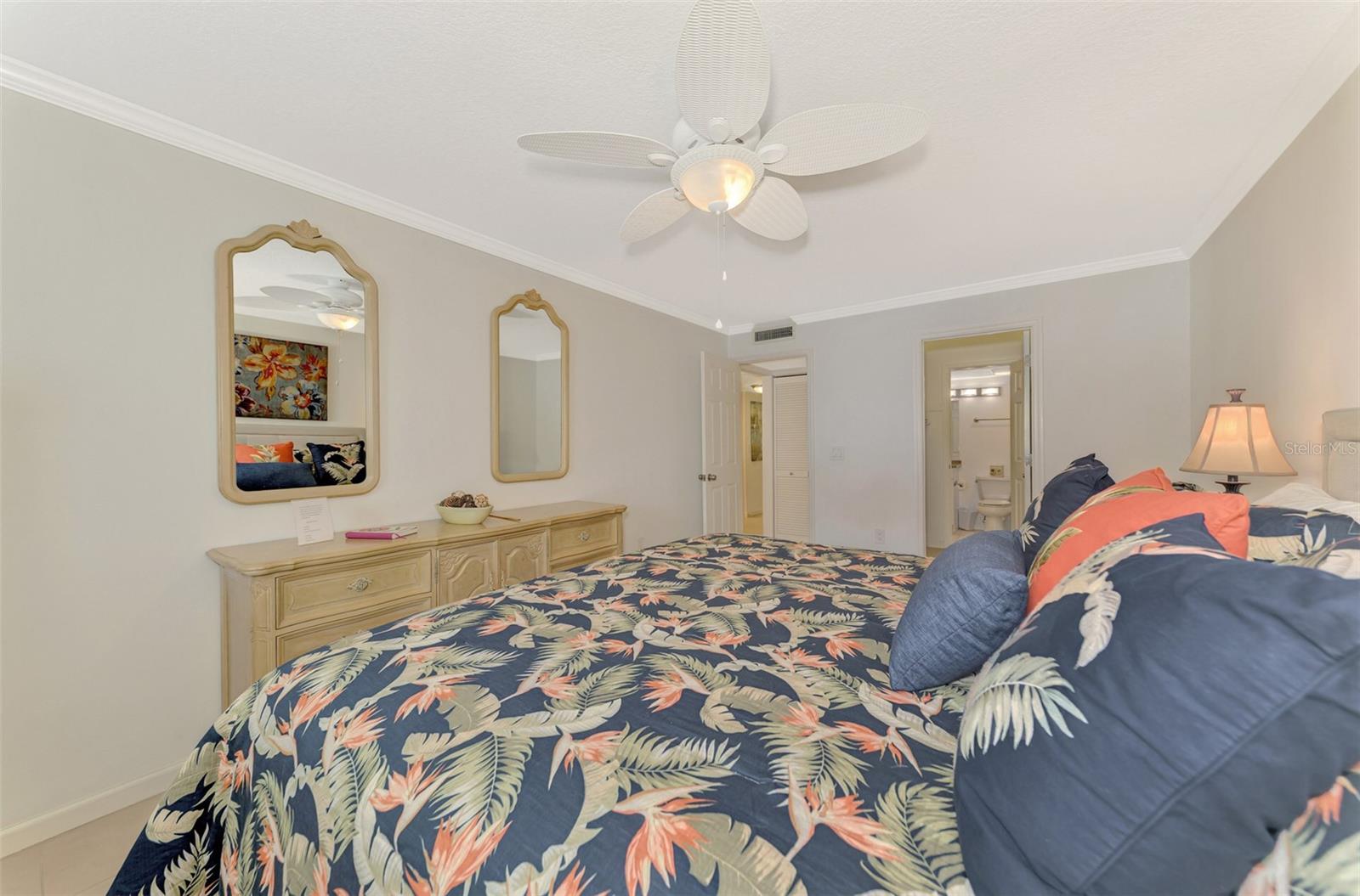 1618 STICKNEY POINT RD #101, SARASOTA, FL, 34231