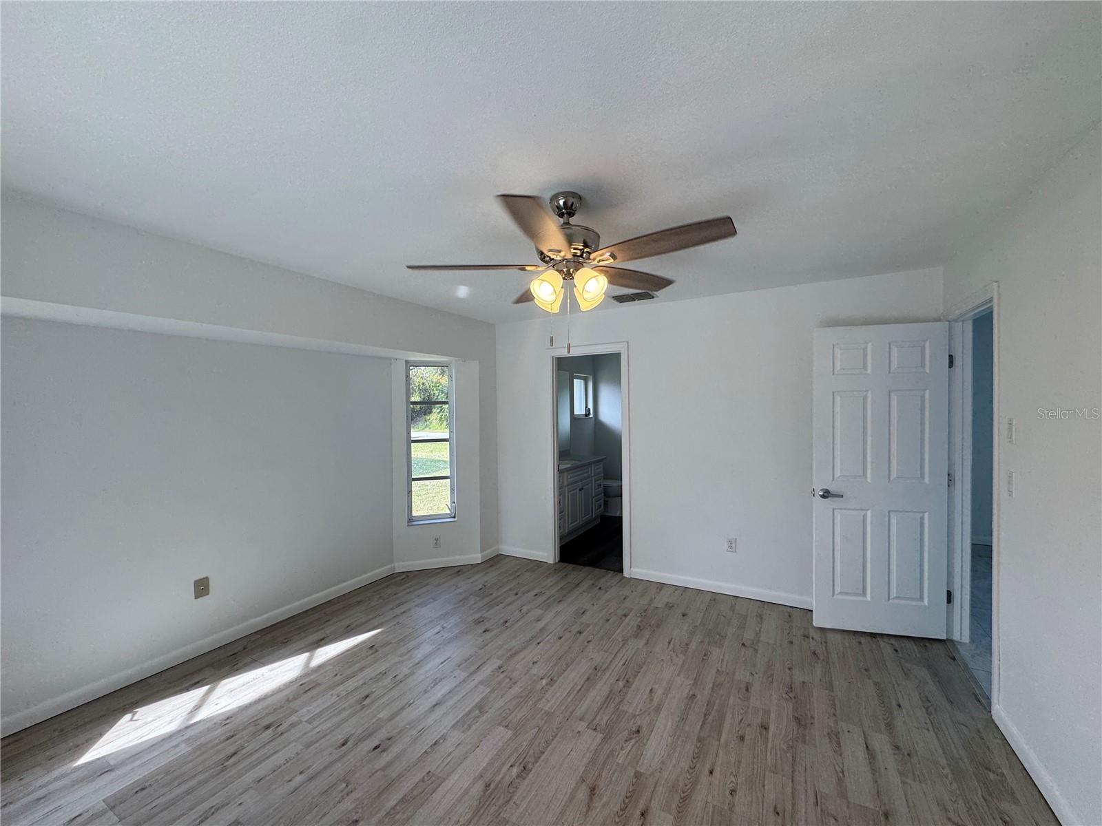 825 DOLPHIN AVE NW, PORT CHARLOTTE, FL, 33948