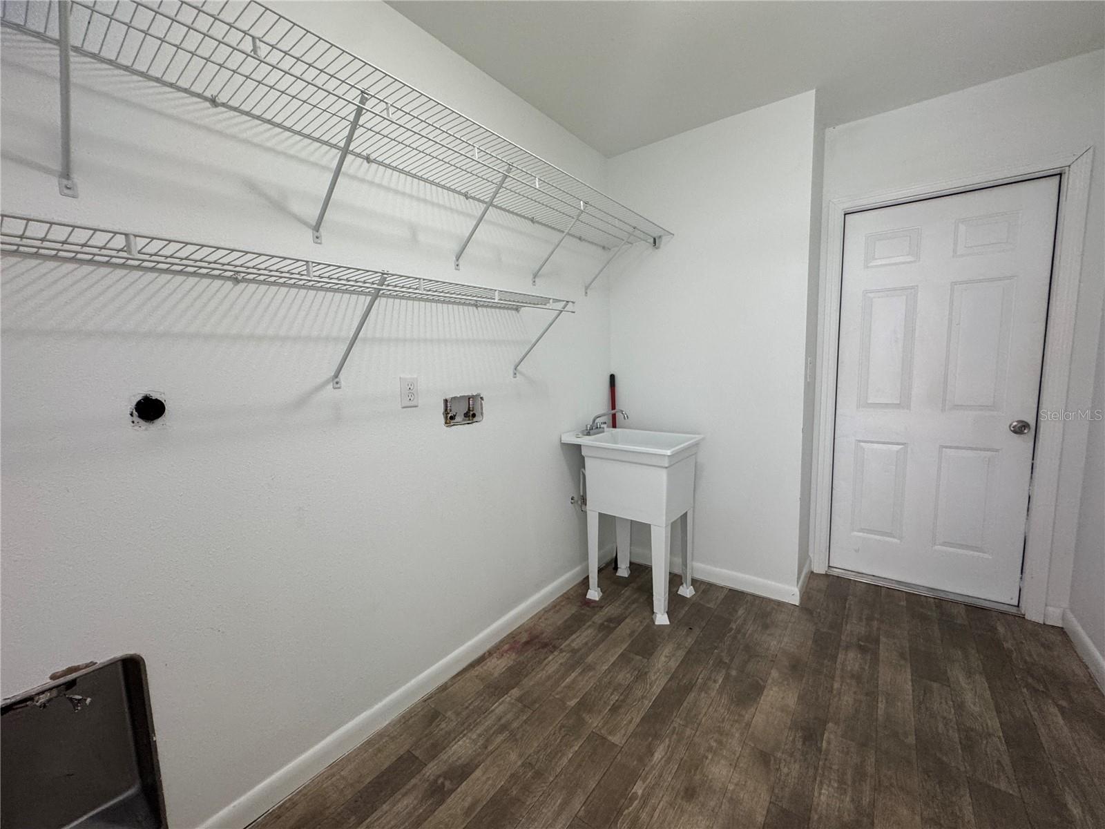 825 DOLPHIN AVE NW, PORT CHARLOTTE, FL, 33948