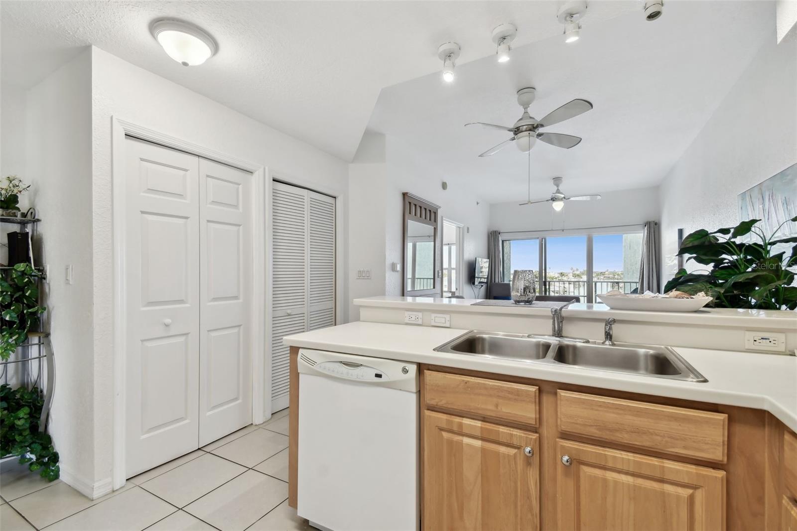 13999 GULF BLVD #302, MADEIRA BEACH, FL, 33708