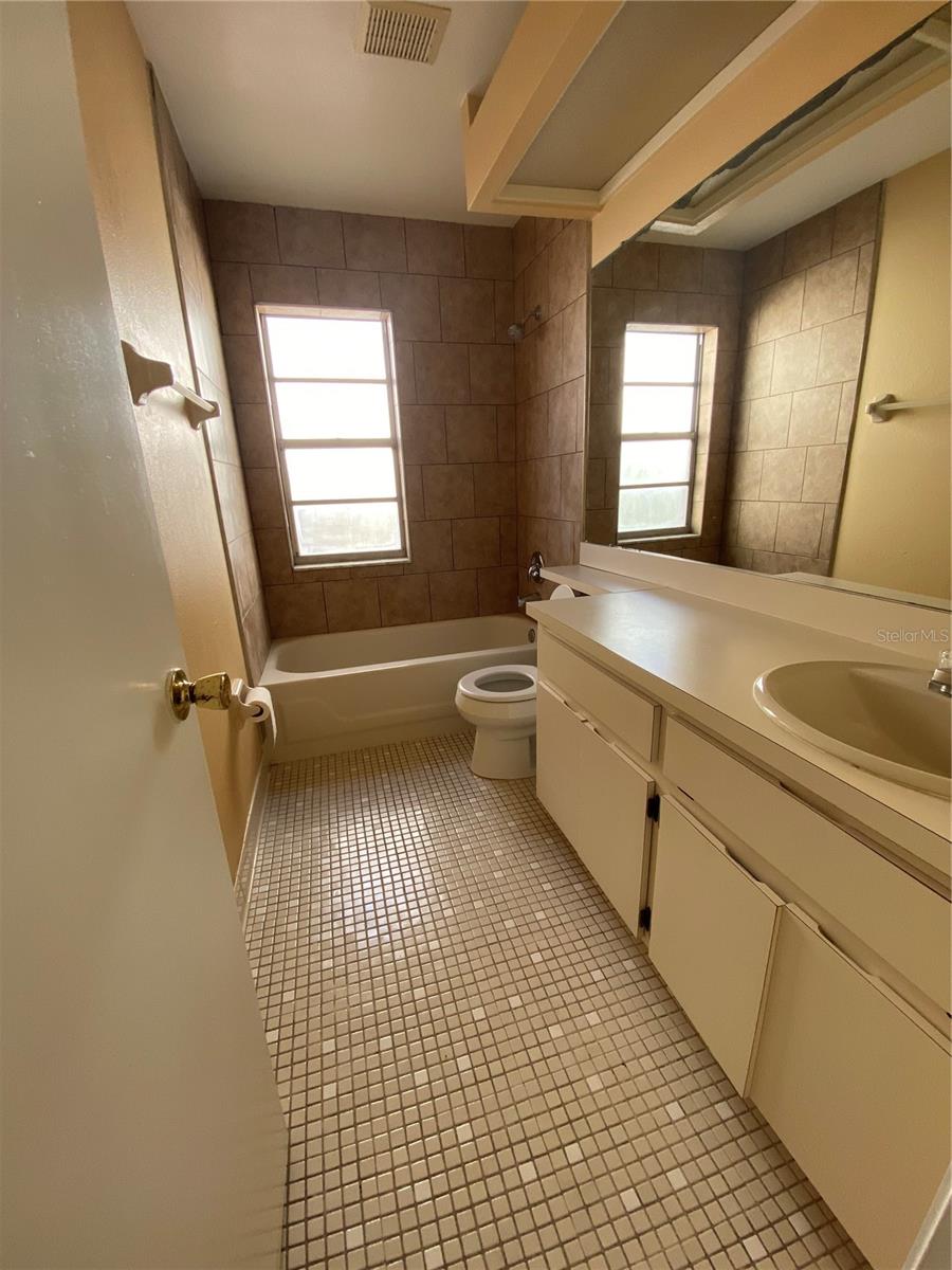 5039 CYPRESS TRACE DR, TAMPA, FL, 33624