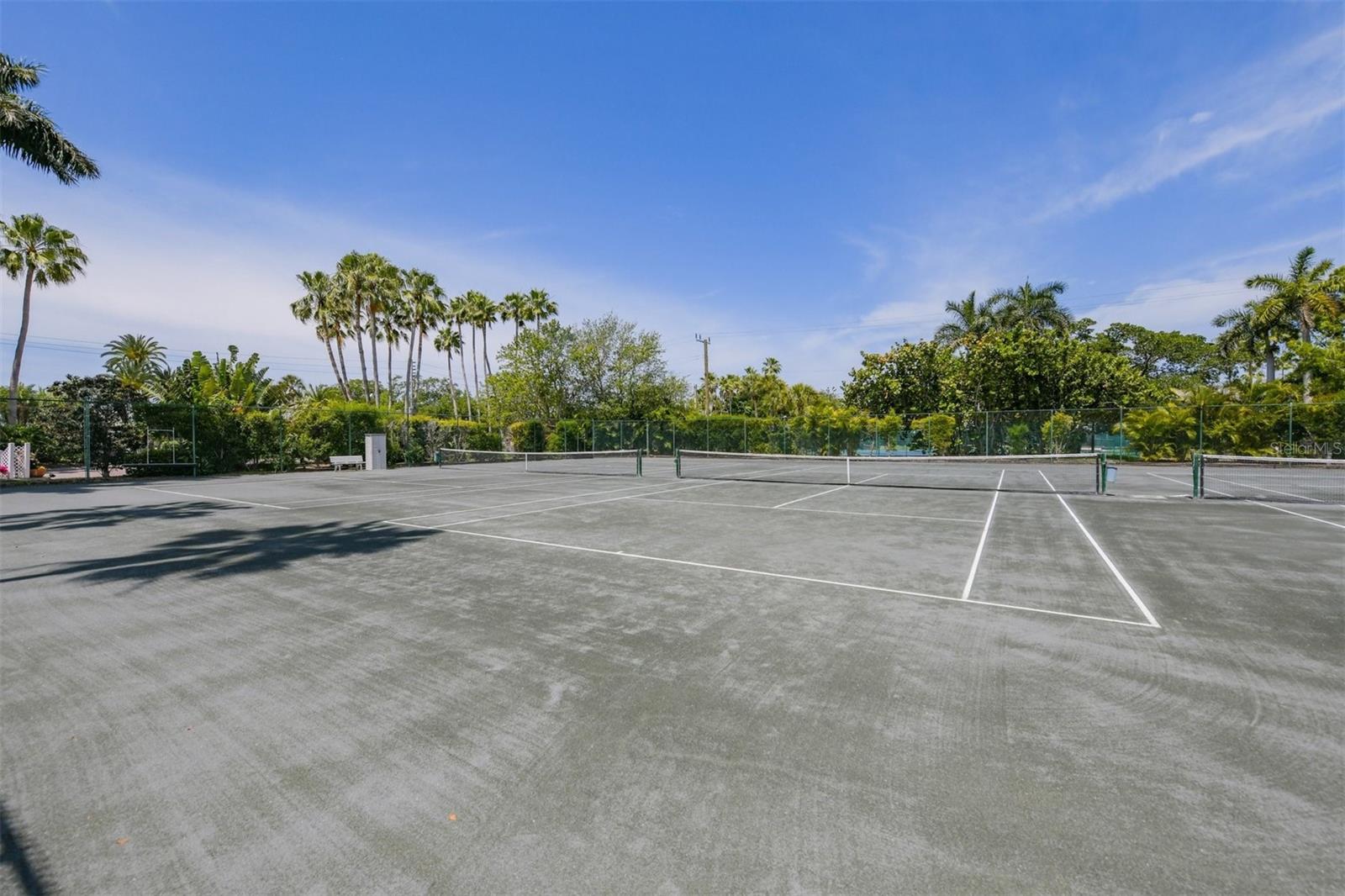 1280 DOLPHIN BAY WAY #402, SARASOTA, FL, 34242