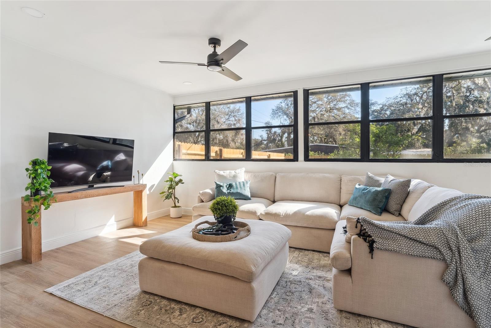 205 MISSION HILLS AVE, TEMPLE TERRACE, FL, 33617