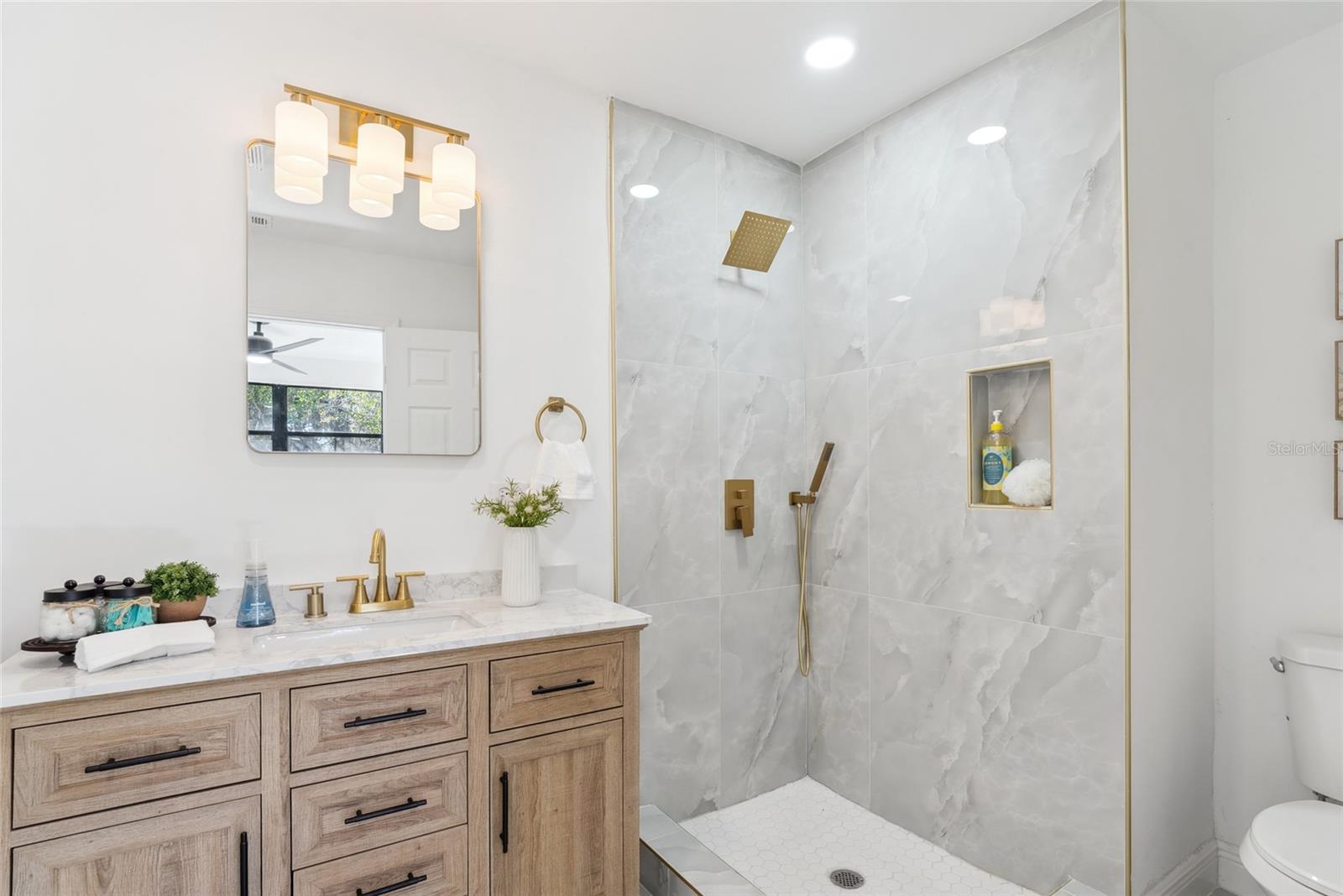 205 MISSION HILLS AVE, TEMPLE TERRACE, FL, 33617