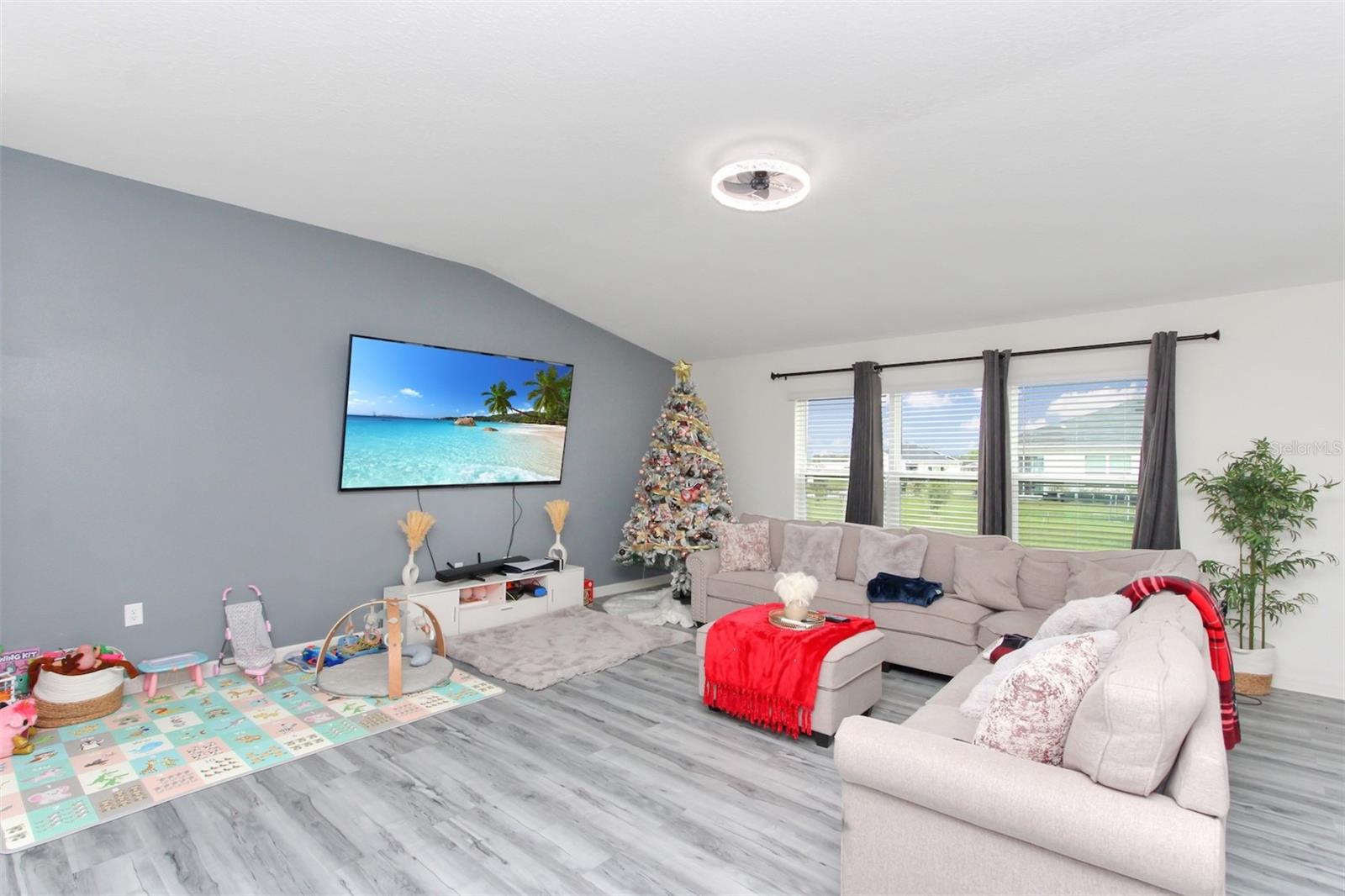 2220 GLADIOLUS LN, MASCOTTE, FL, 34753