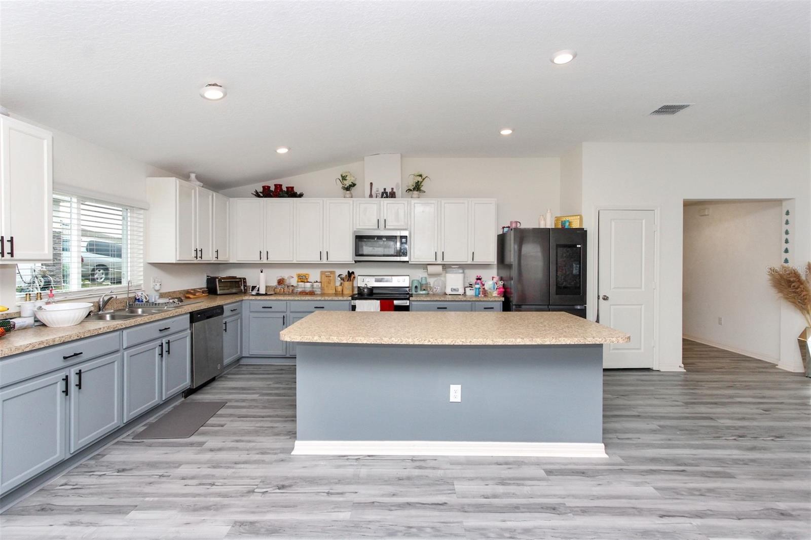 2220 GLADIOLUS LN, MASCOTTE, FL, 34753