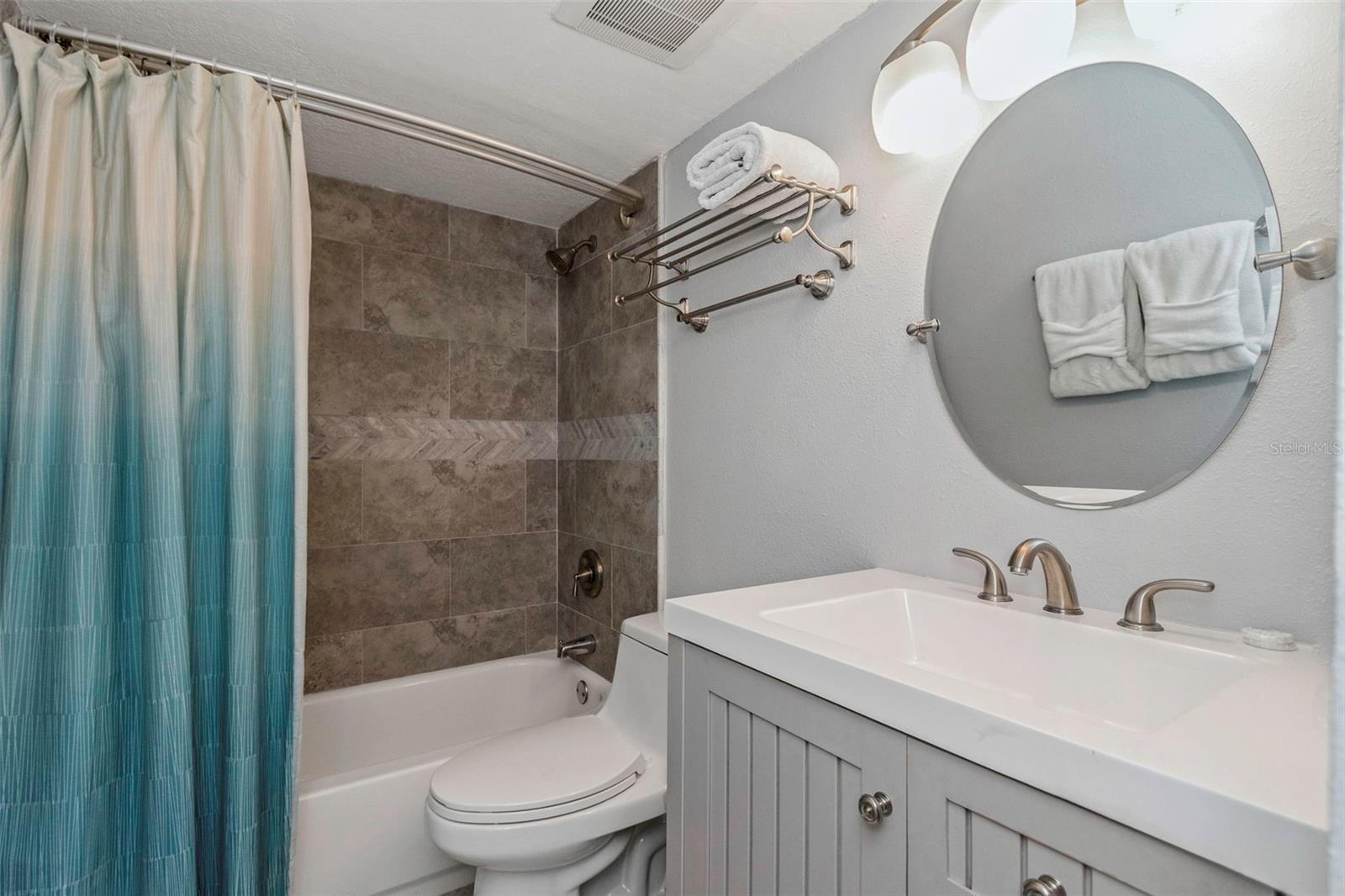 1300 GULF BLVD #202, INDIAN ROCKS BEACH, FL, 33785