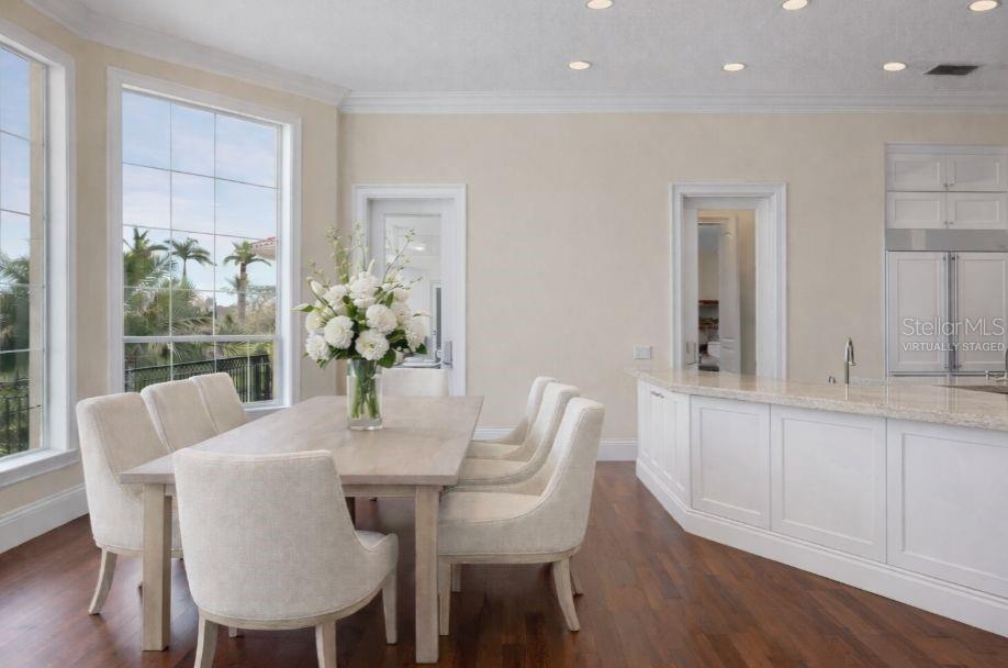 1137 N LAKE SHORE DR, SARASOTA, FL, 34231