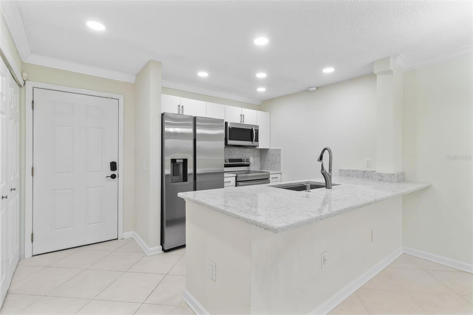 2400 FEATHER SOUND DR #214, CLEARWATER, FL, 33762