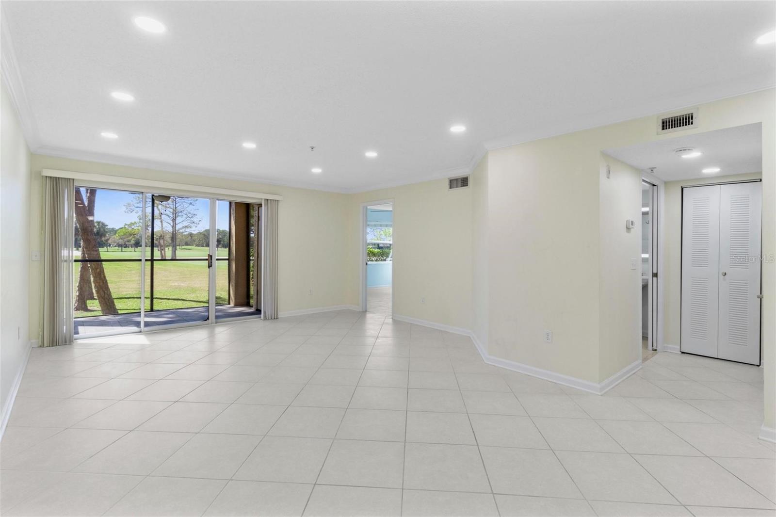 2400 FEATHER SOUND DR #214, CLEARWATER, FL, 33762