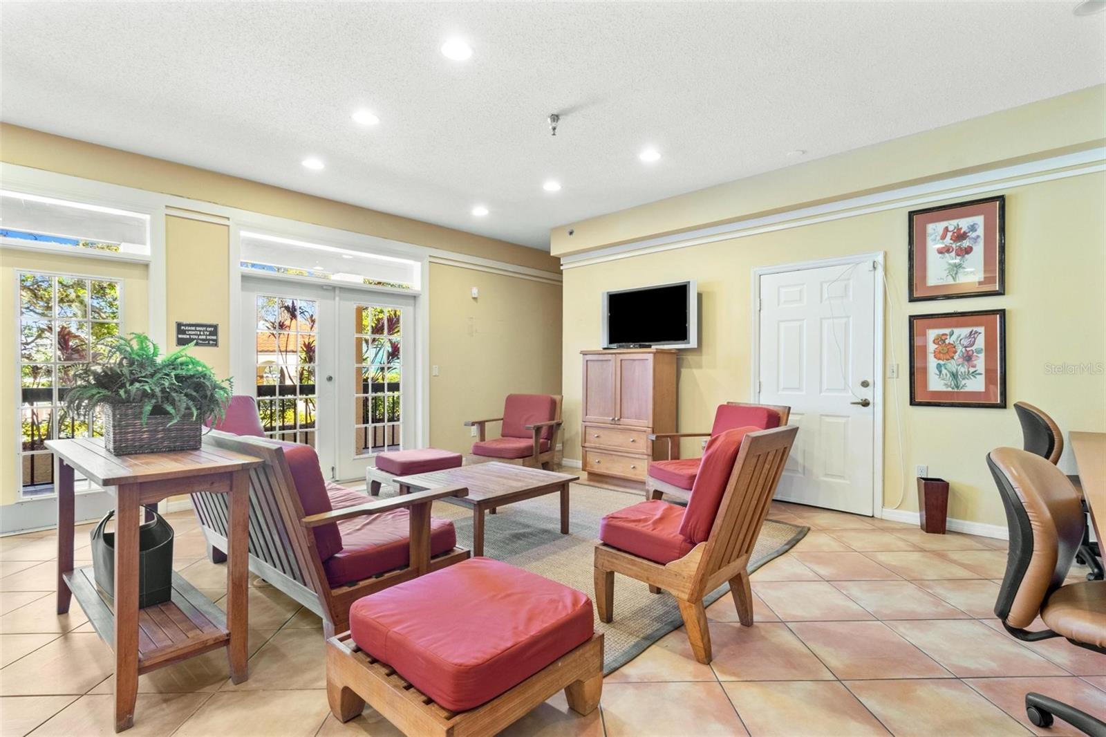2400 FEATHER SOUND DR #214, CLEARWATER, FL, 33762