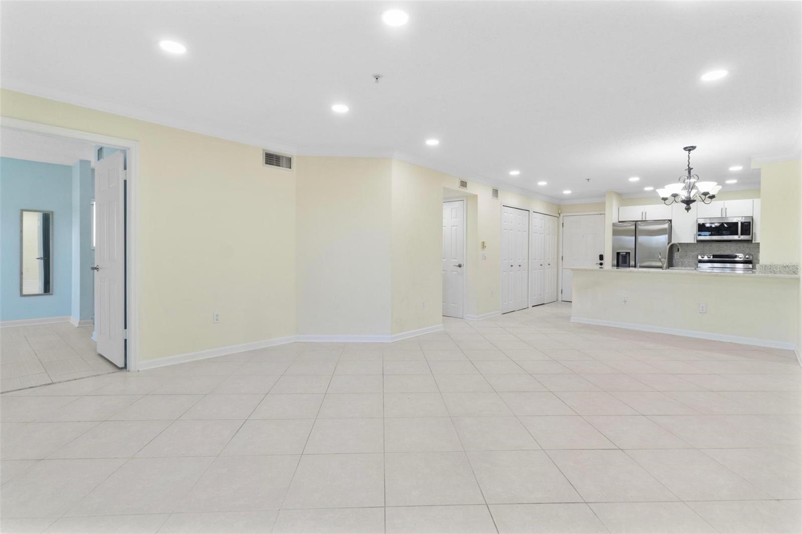 2400 FEATHER SOUND DR #214, CLEARWATER, FL, 33762