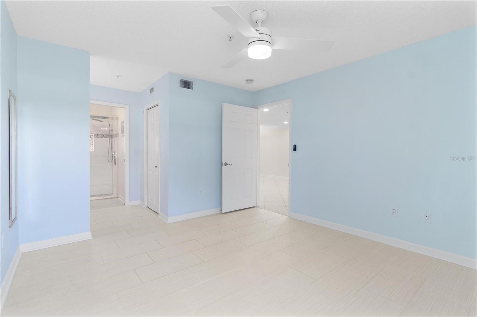 2400 FEATHER SOUND DR #214, CLEARWATER, FL, 33762