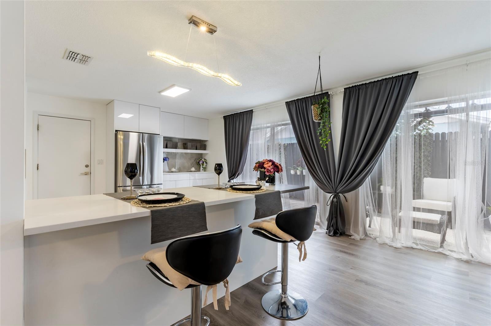 10064 82ND ST, SEMINOLE, FL, 33777