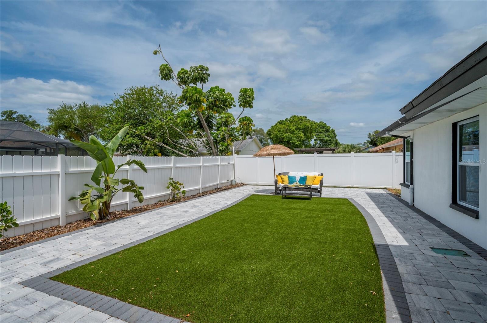 10064 82ND ST, SEMINOLE, FL, 33777