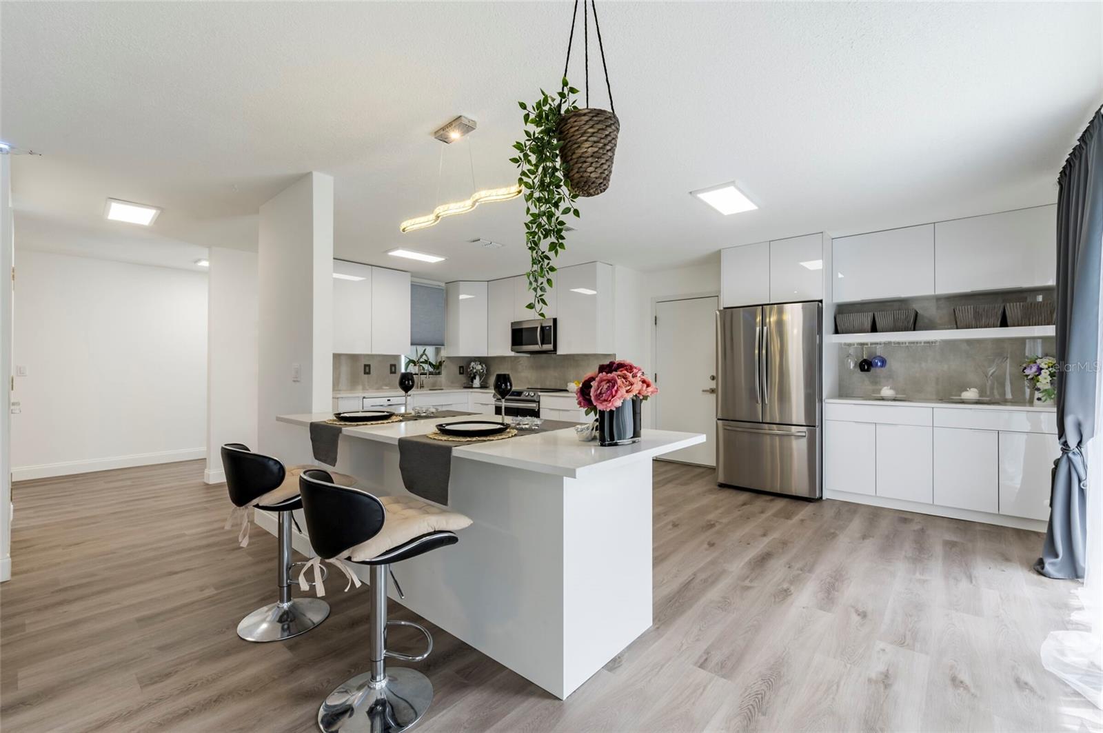 10064 82ND ST, SEMINOLE, FL, 33777