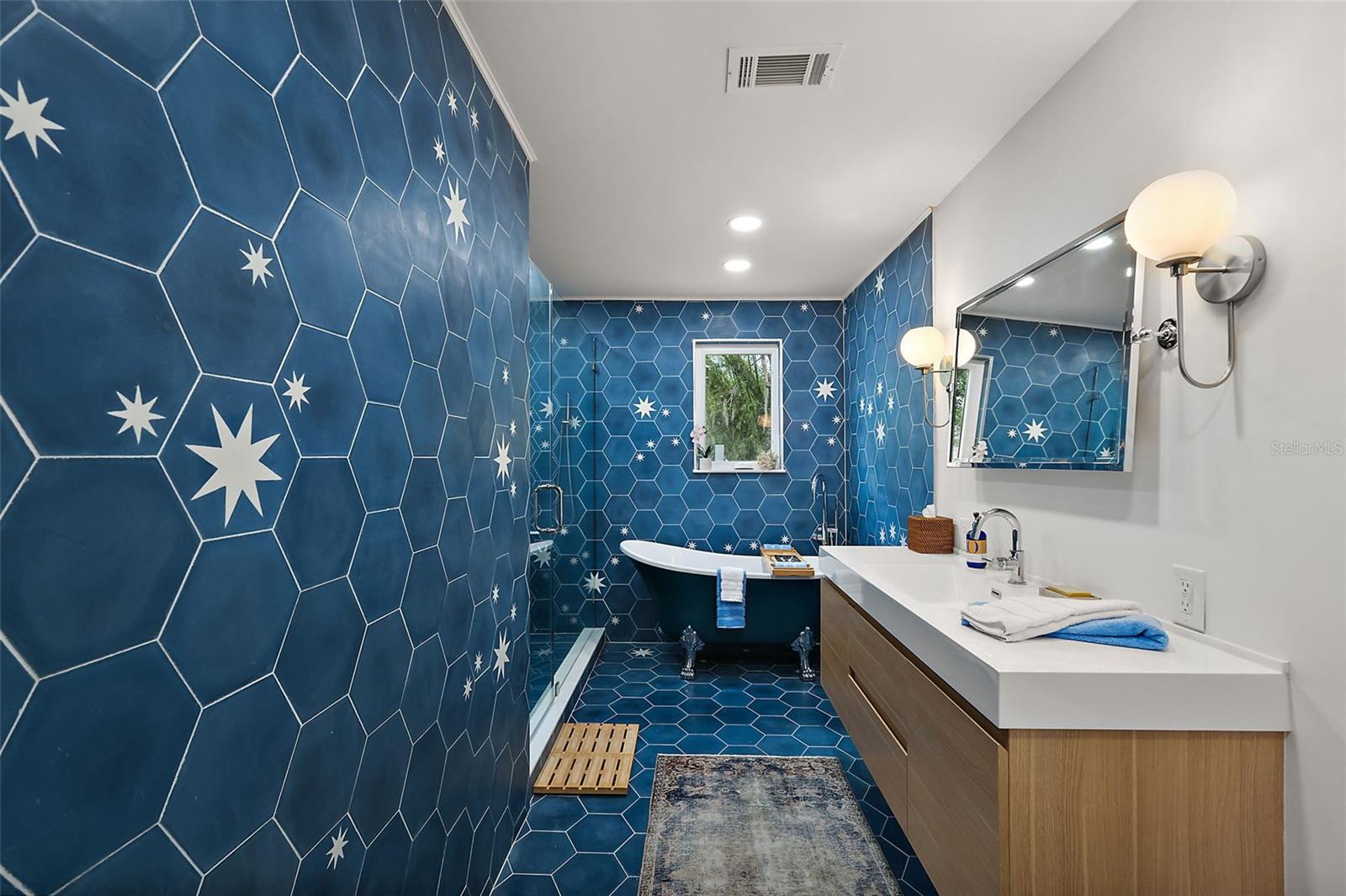 936 N ALEXANDER ST, MOUNT DORA, FL, 32757