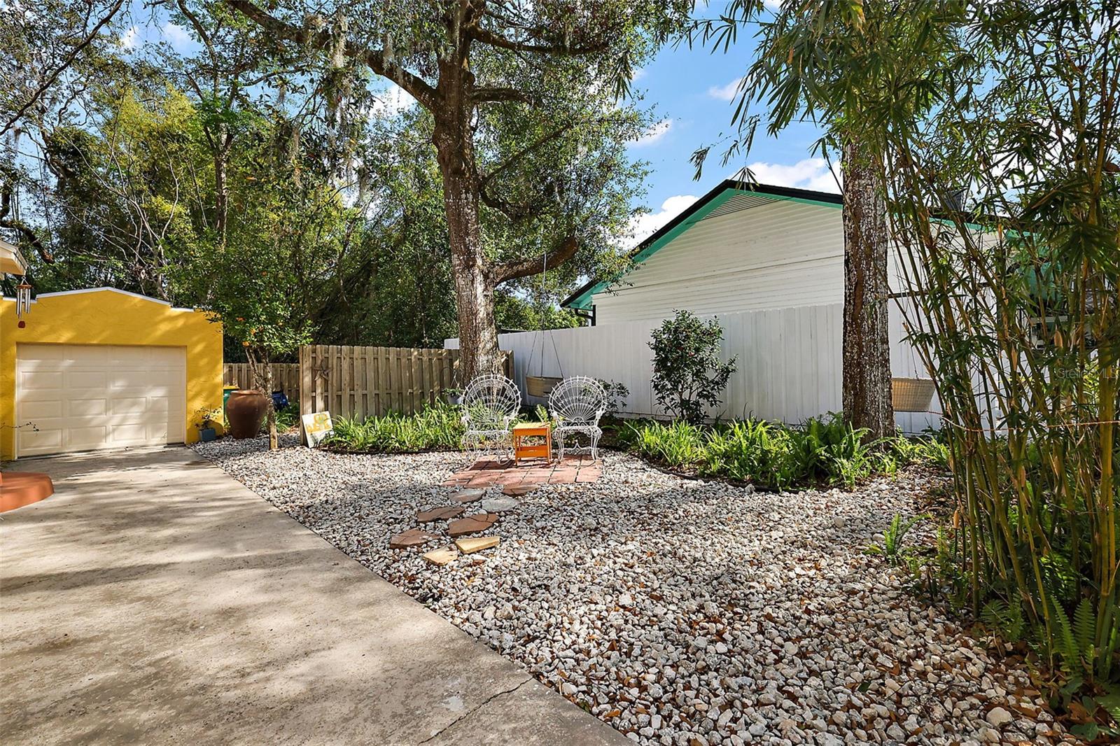 936 N ALEXANDER ST, MOUNT DORA, FL, 32757