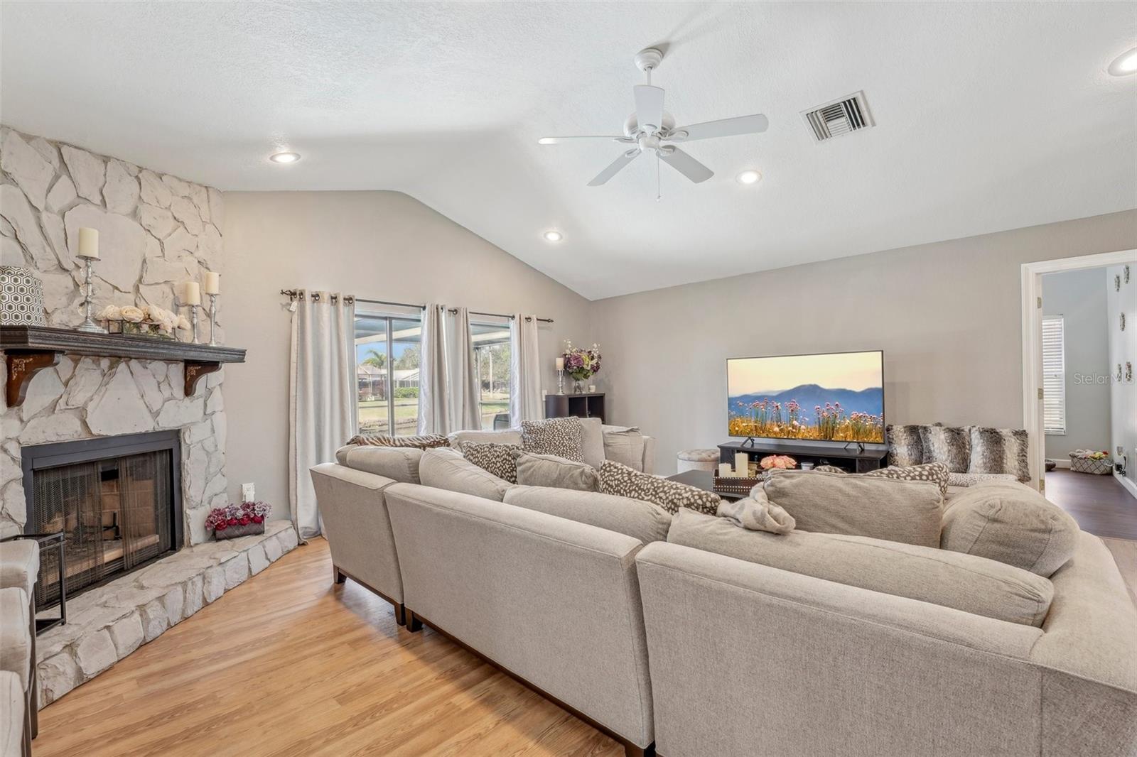 395 FOREST PARK RD, OLDSMAR, FL, 34677