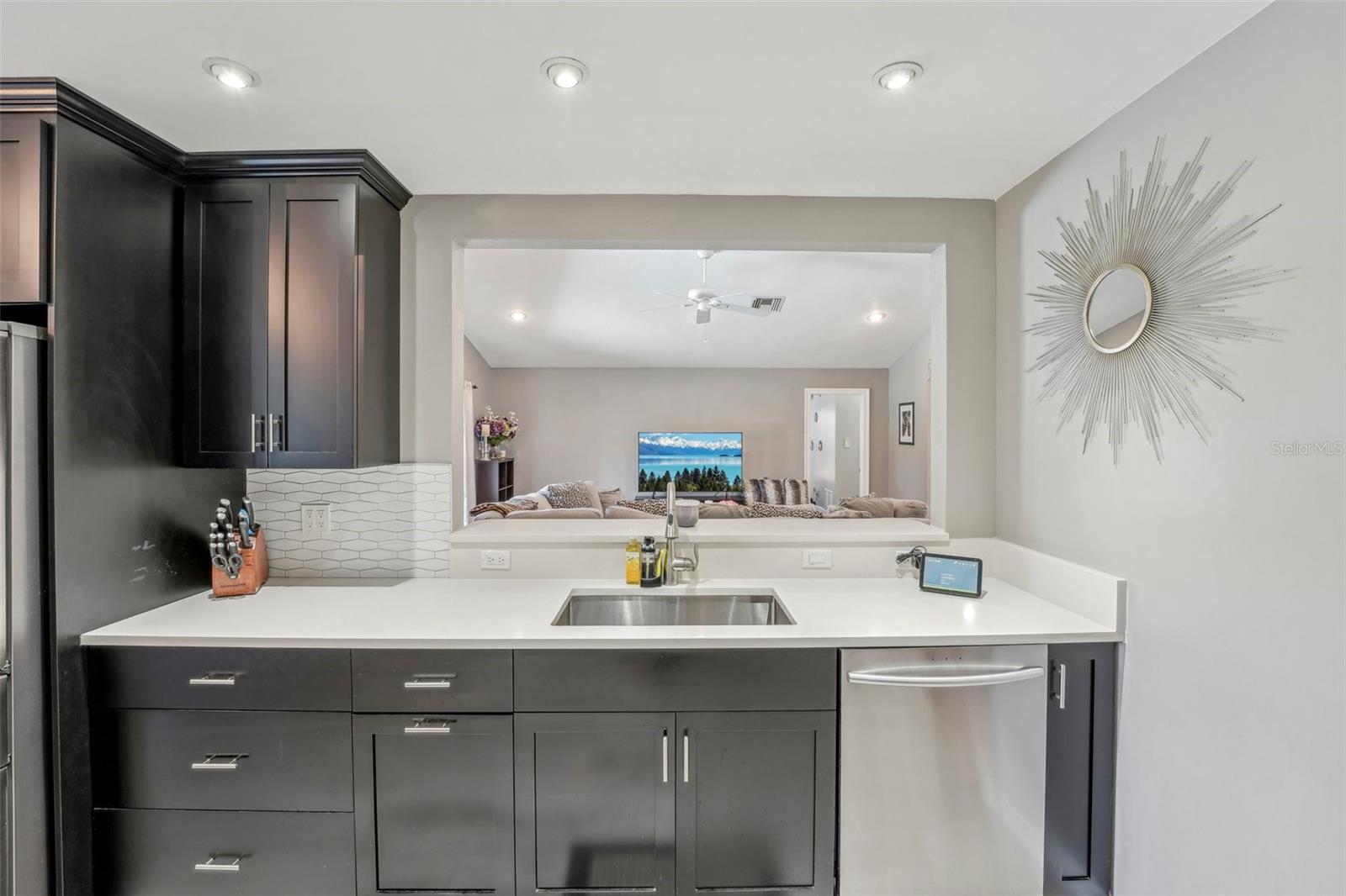 395 FOREST PARK RD, OLDSMAR, FL, 34677