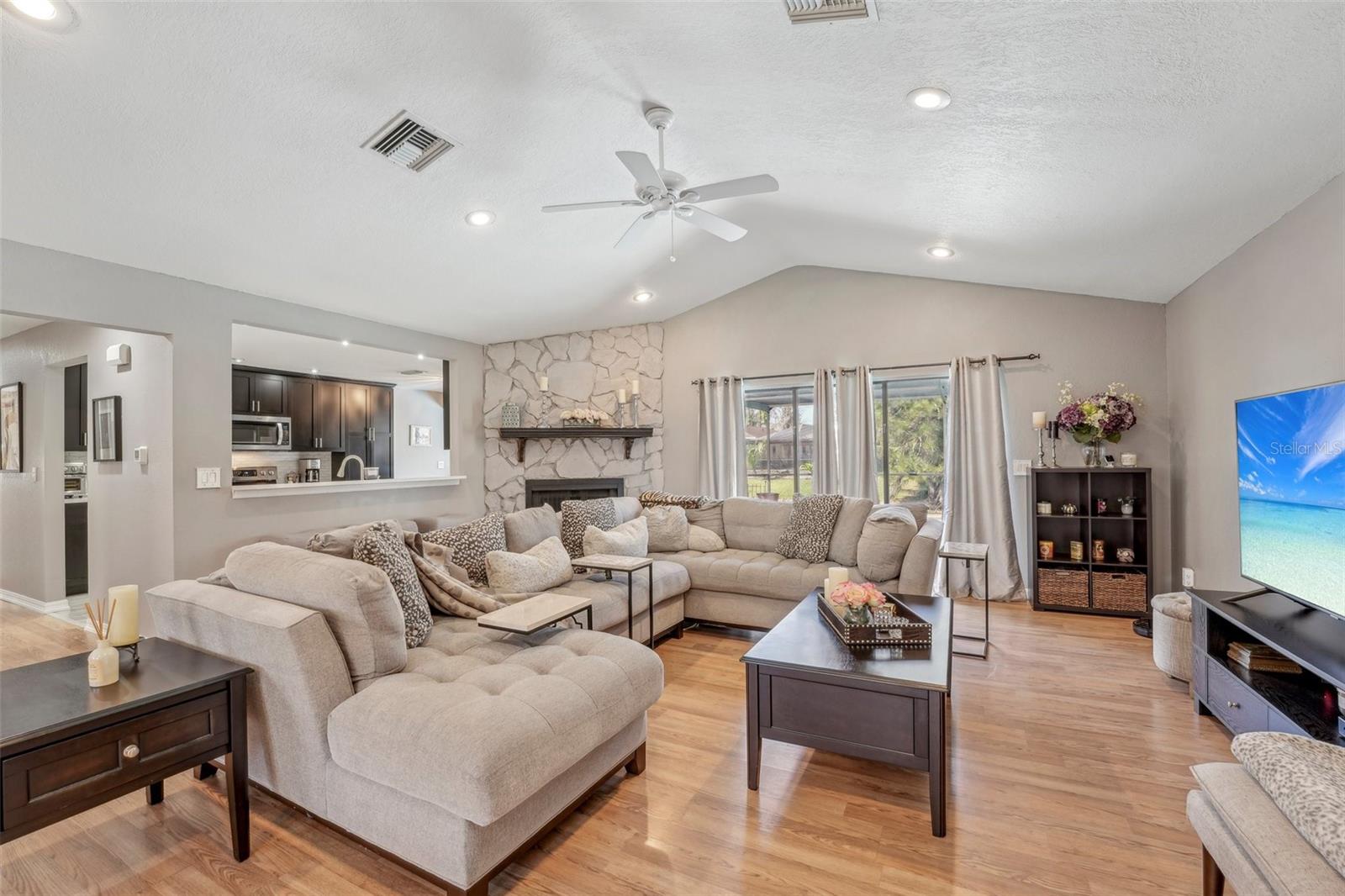 395 FOREST PARK RD, OLDSMAR, FL, 34677