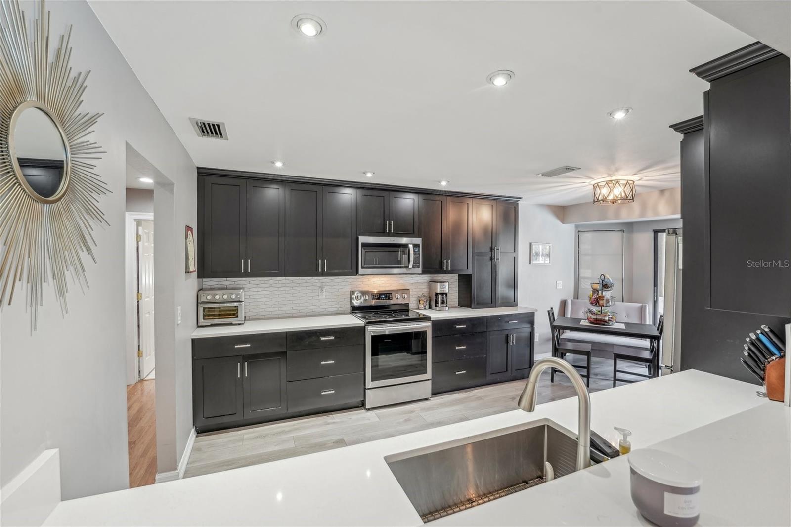 395 FOREST PARK RD, OLDSMAR, FL, 34677