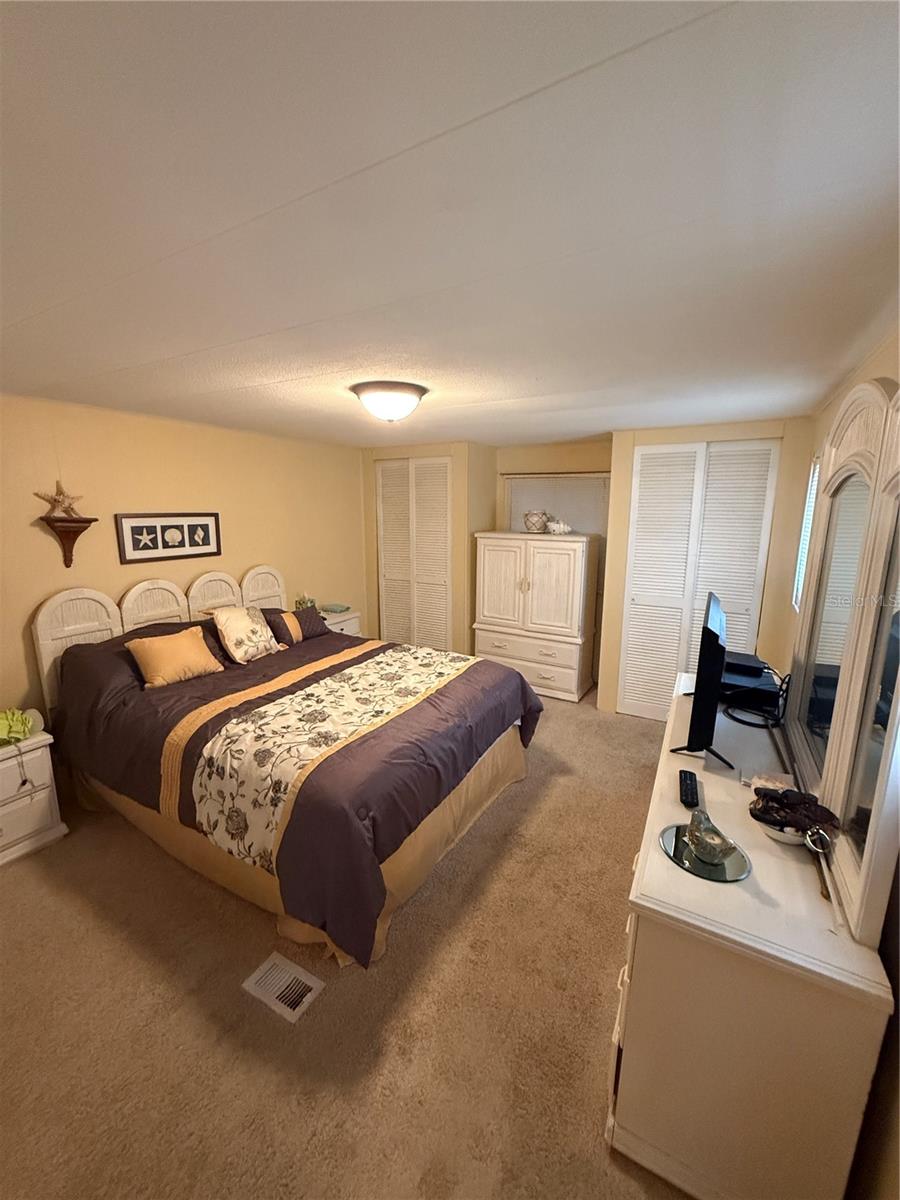 TB8353347 Property Photo