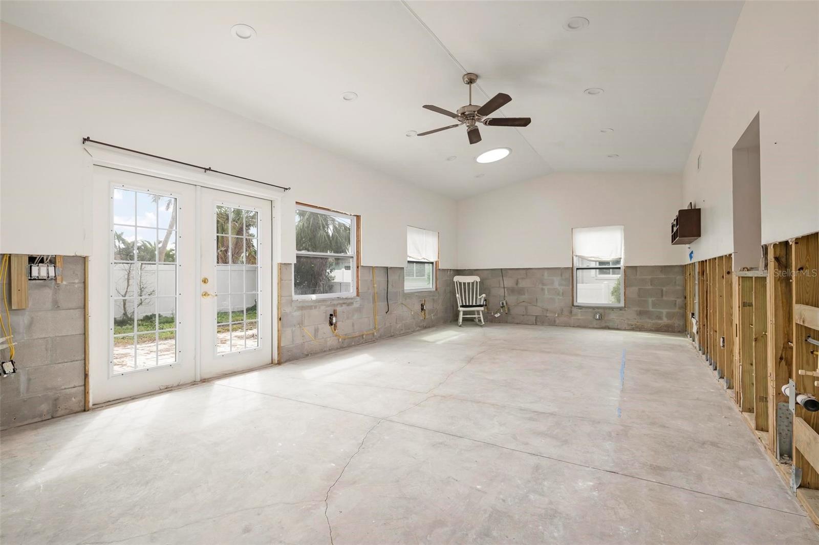 201 84TH ST, HOLMES BEACH, FL, 34217