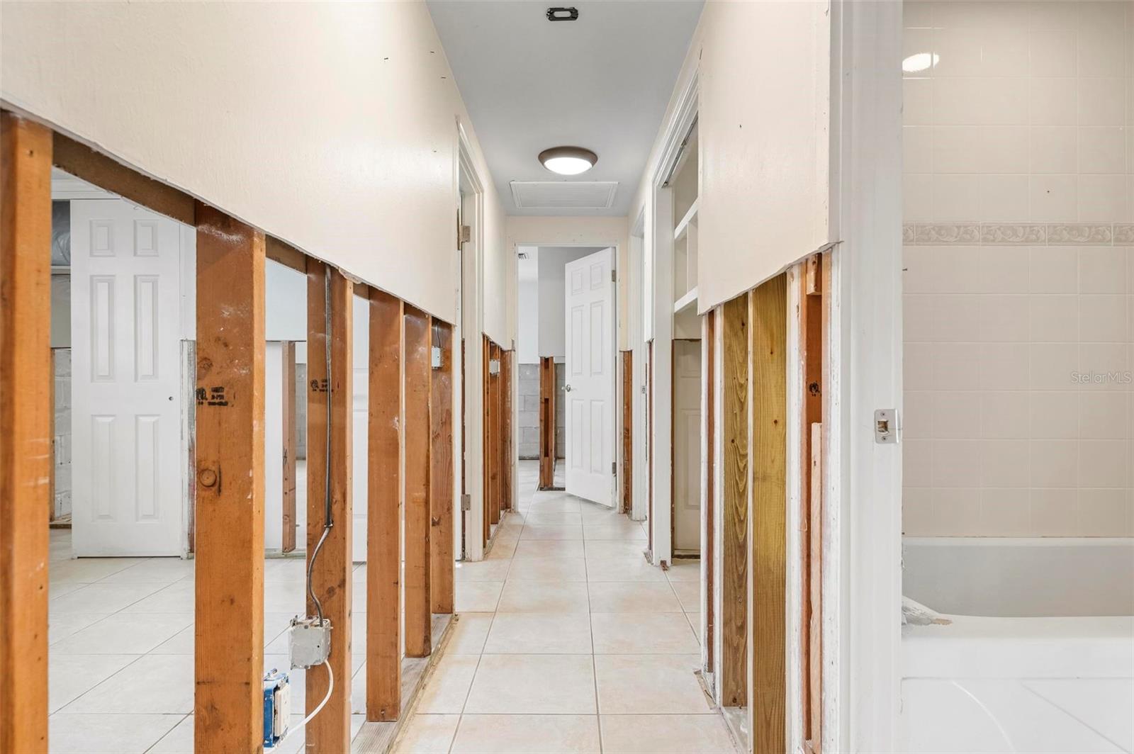 201 84TH ST, HOLMES BEACH, FL, 34217