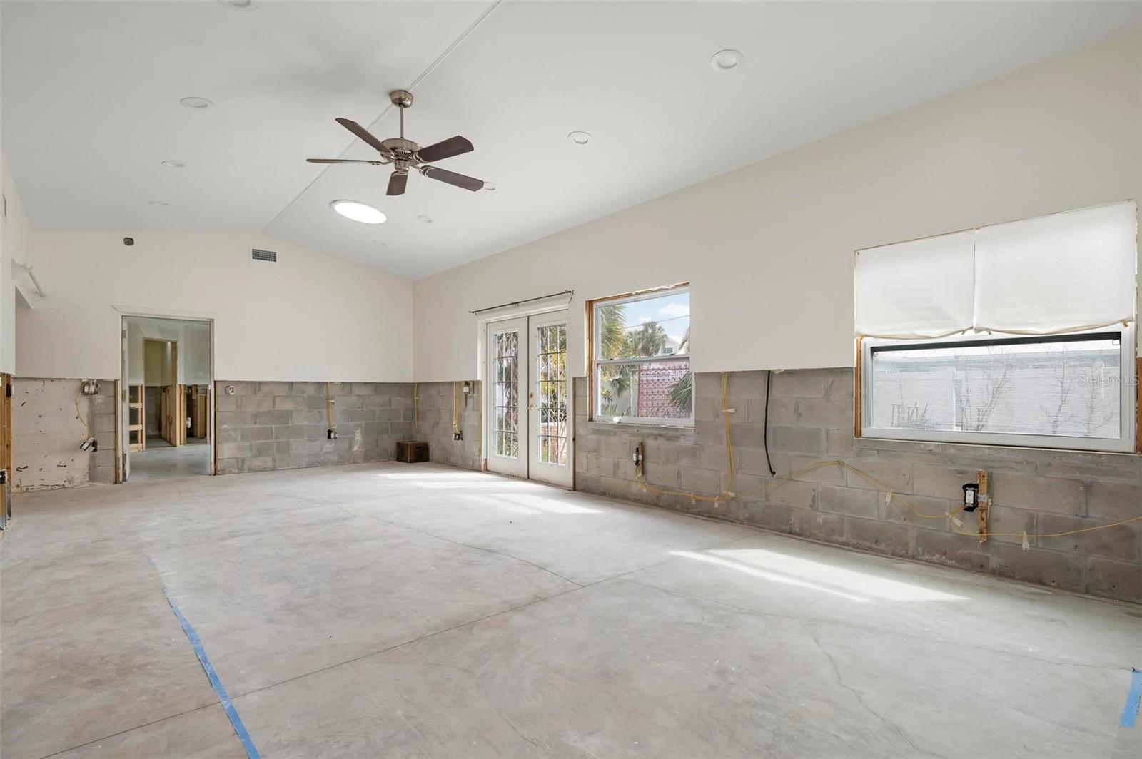 201 84TH ST, HOLMES BEACH, FL, 34217