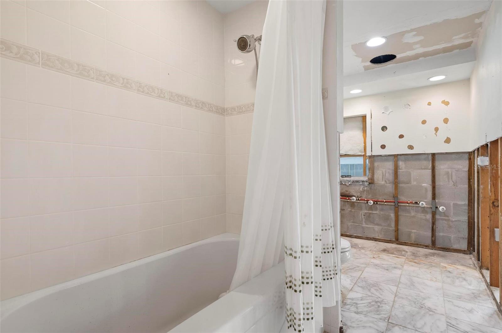 201 84TH ST, HOLMES BEACH, FL, 34217