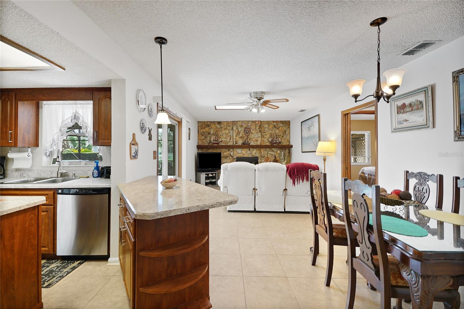 12338 S PUTNEY CT, LEESBURG, FL, 34788