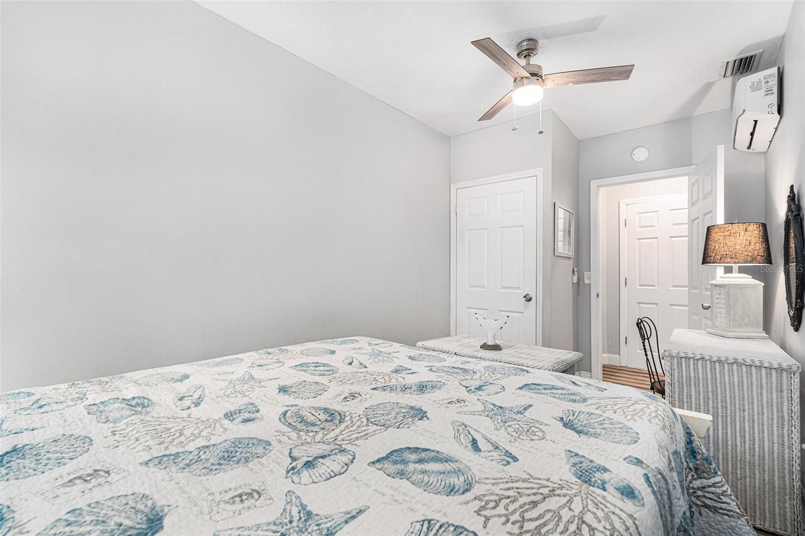 270 4TH ST NW #A&B, LARGO, FL, 33770