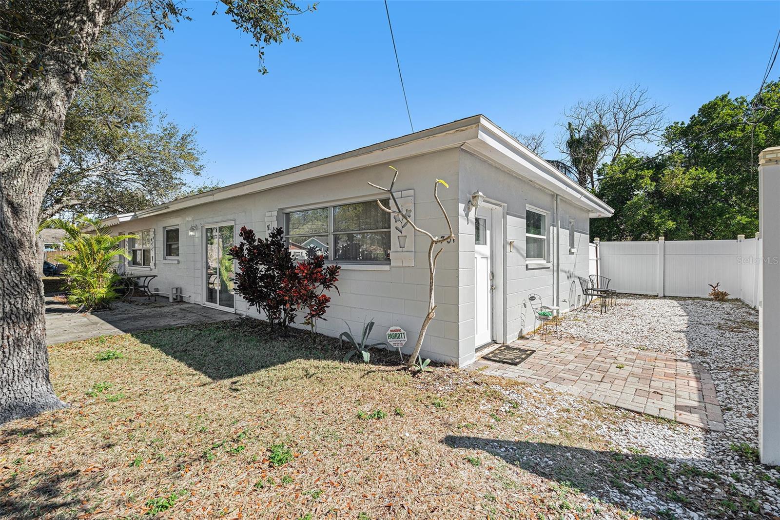 270 4TH ST NW #A&B, LARGO, FL, 33770