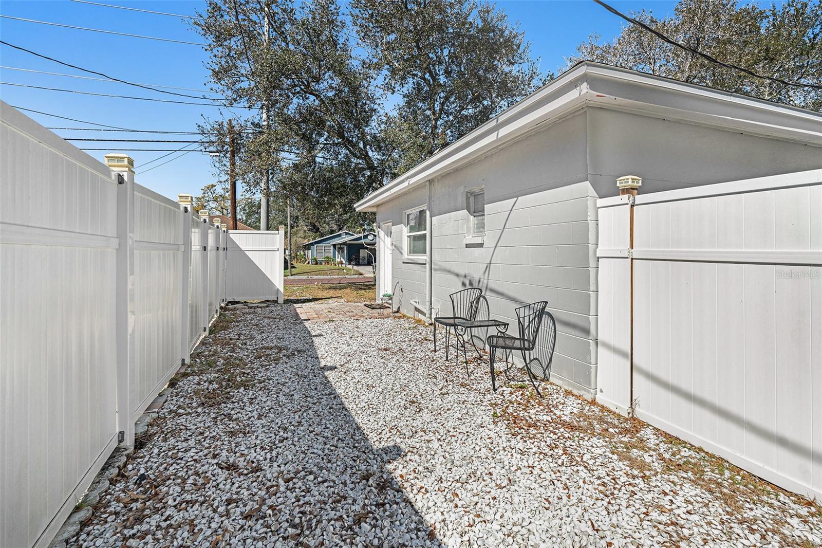 270 4TH ST NW #A&B, LARGO, FL, 33770