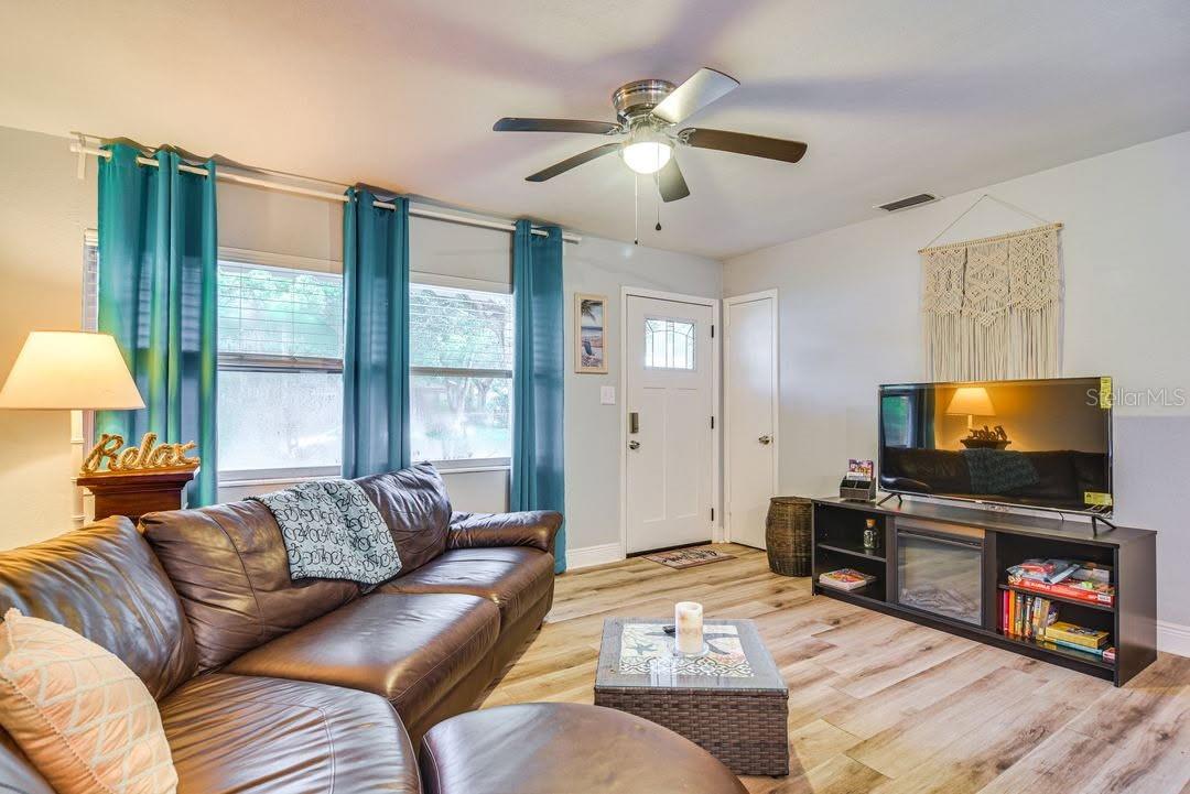 270 4TH ST NW #A&B, LARGO, FL, 33770