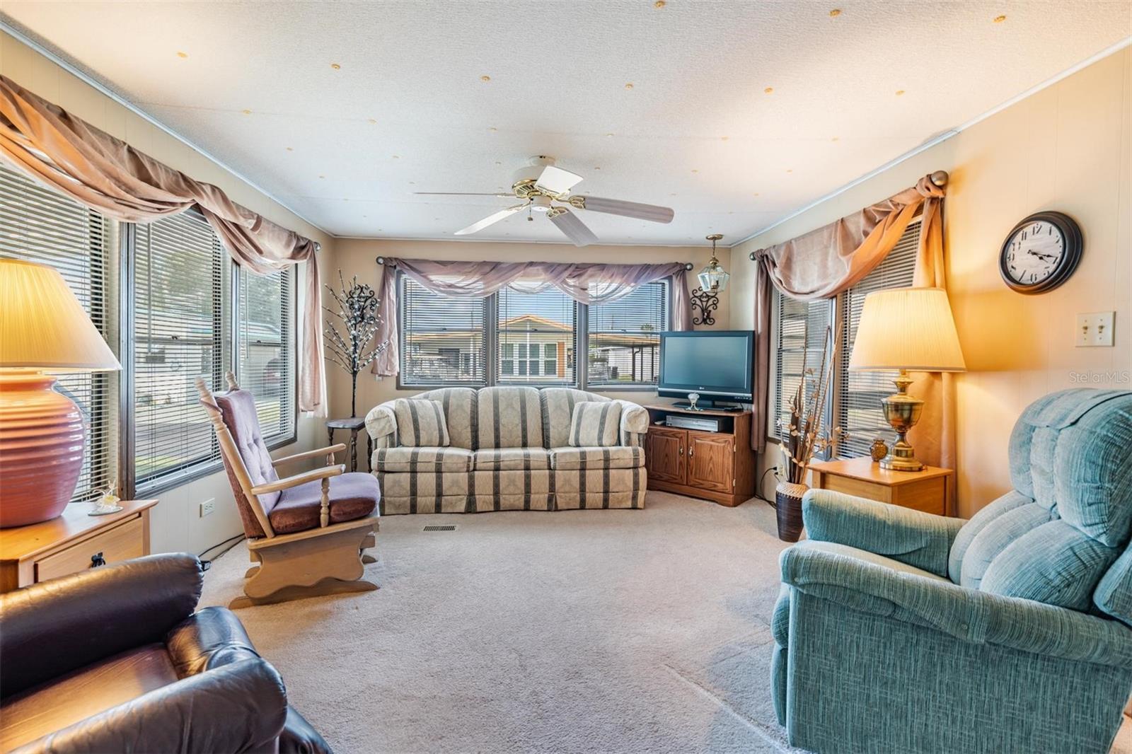 37042 LOIS AVE, ZEPHYRHILLS, FL, 33542