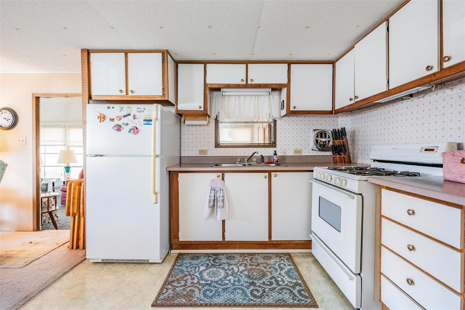 37042 LOIS AVE, ZEPHYRHILLS, FL, 33542