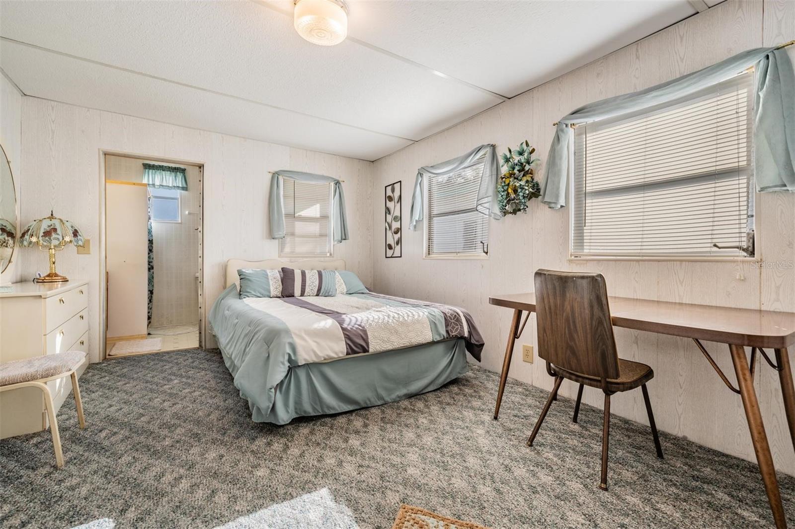 37042 LOIS AVE, ZEPHYRHILLS, FL, 33542