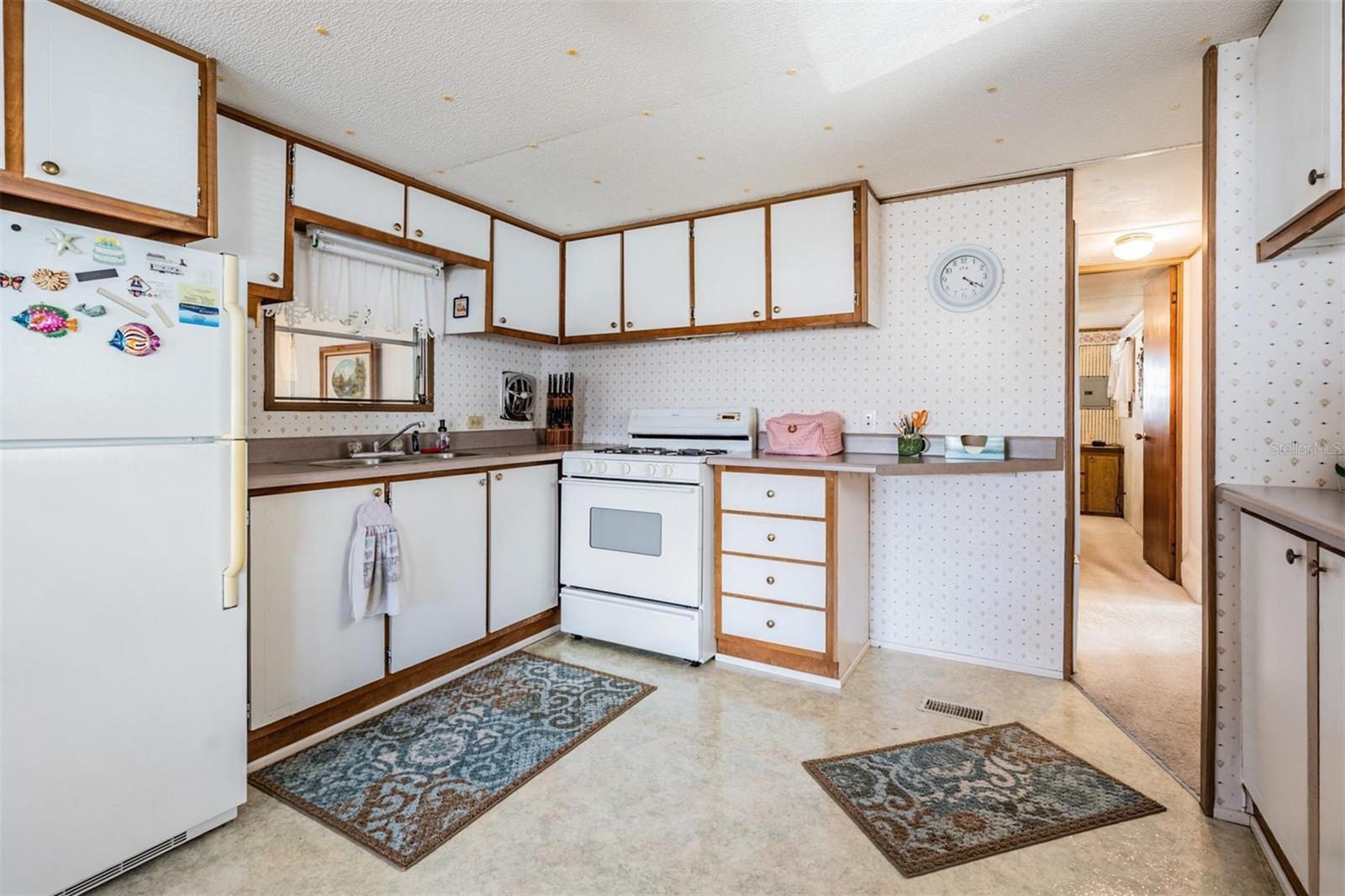 37042 LOIS AVE, ZEPHYRHILLS, FL, 33542