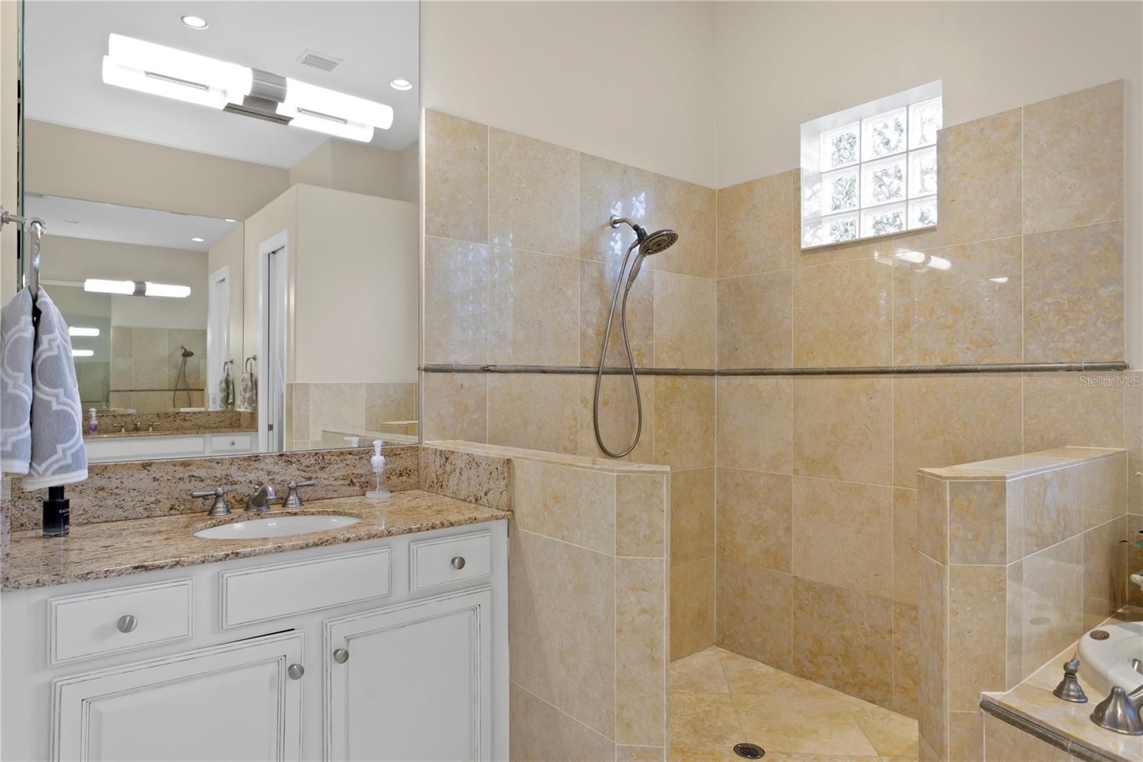 603 VIENTO DE AVILA, TAMPA, FL, 33613